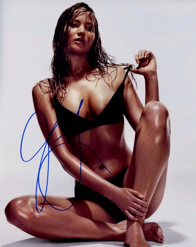 Jennifer Lawrence HUNGER GAMES / SEXY In Person Signed Photo (1 of 1)