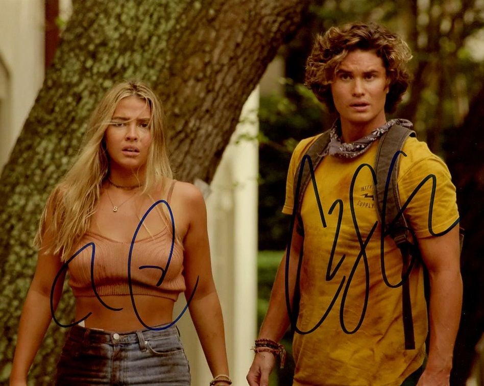 Madelyn Cline / Chase Stokes OUTER BANKS In Person Signed Photo (1 of 1)