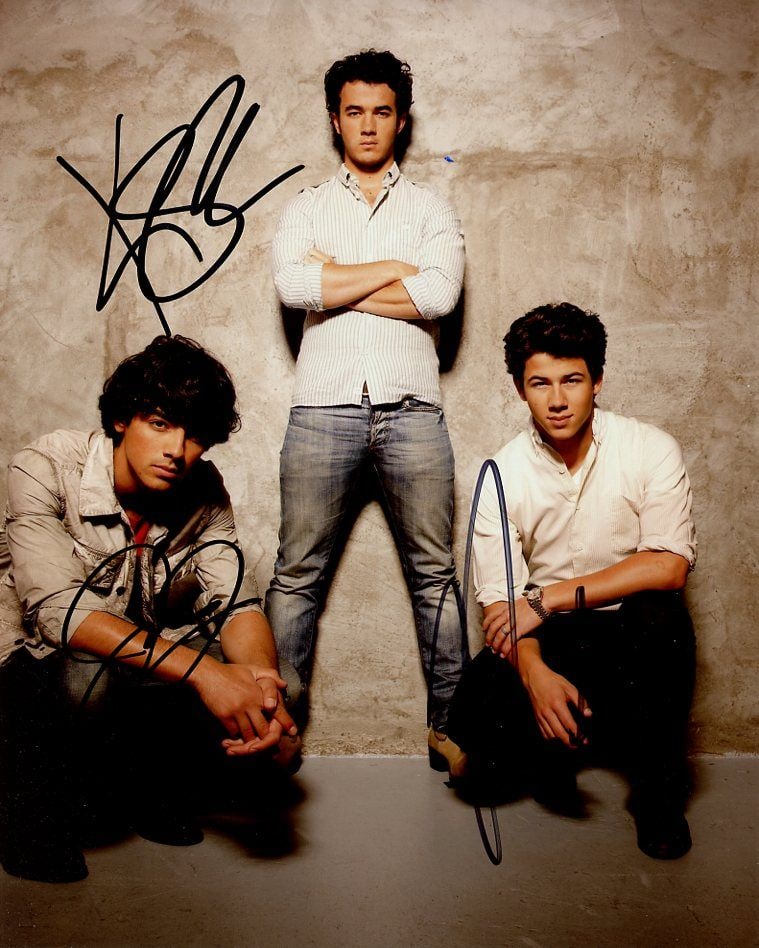 Kevin / Joe / Nick Jonas Jonas Brothers In Person Signed Photo