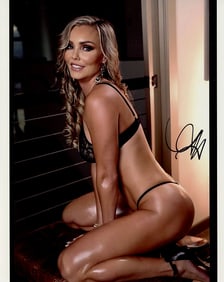 Amberly Nicole MODEL In Person Signed Photo