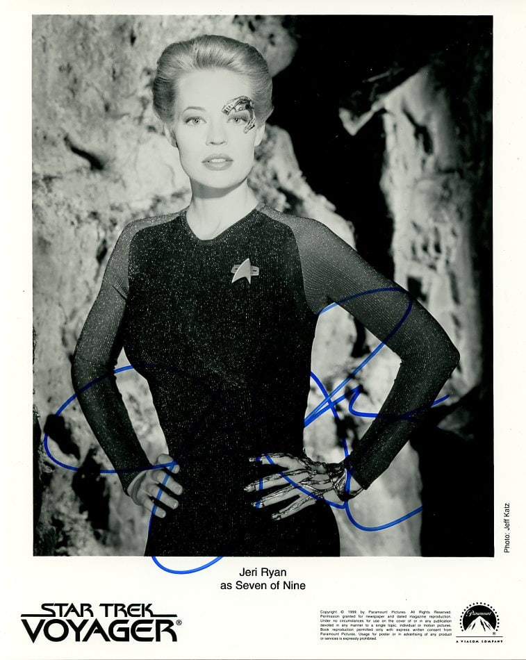 Jeri Ryan STAR TREK VOYAGER In Person Signed Photo (1 of 1)