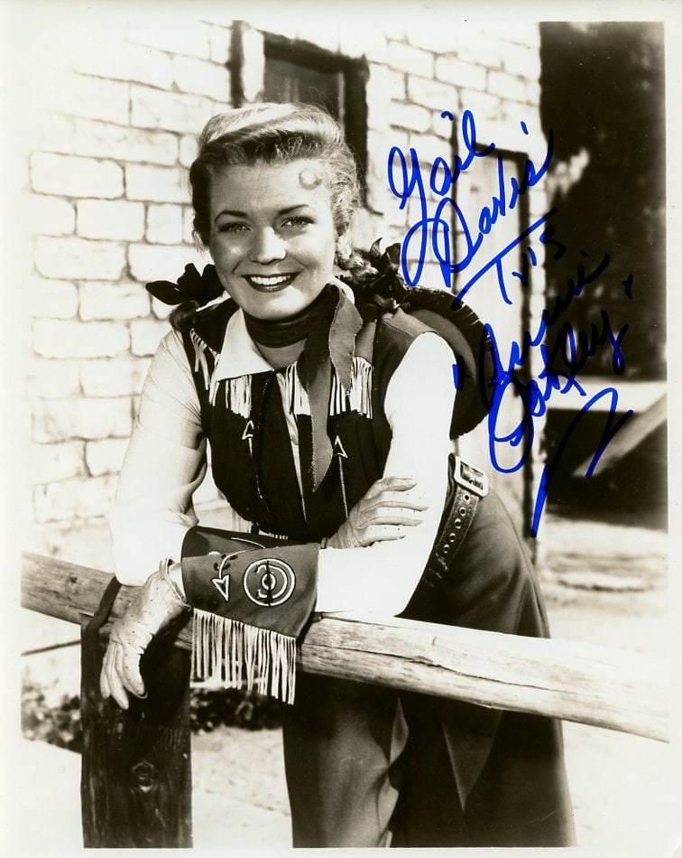 Gail Davis (1925-1997) ANNE OAKLEY Signed Photo (1 of 1)