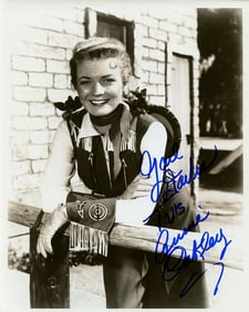 Gail Davis (1925-1997) ANNE OAKLEY Signed Photo