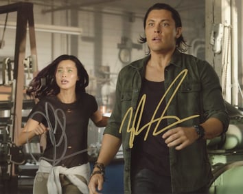 Blair Redford / Jamie Chung THE GIFTED In Person Signed Photo