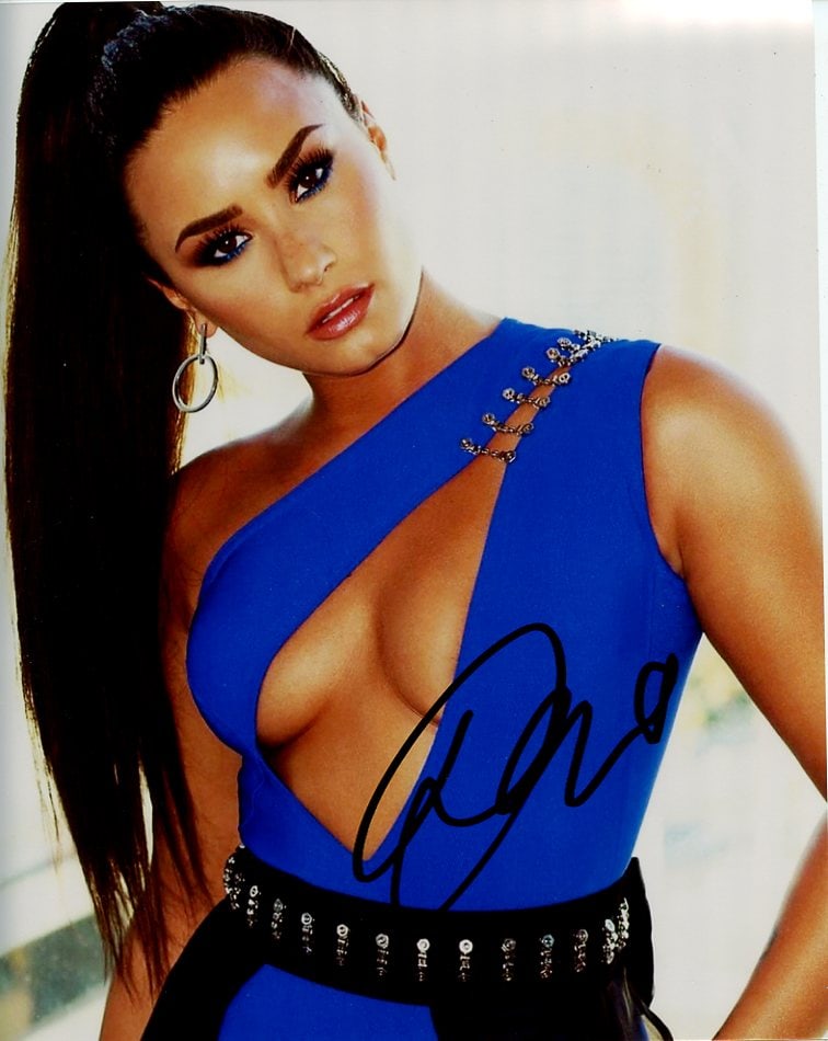 Demi Lovato CAMP ROCK / GORGEOUS In Person Signed Photo (1 of 1)
