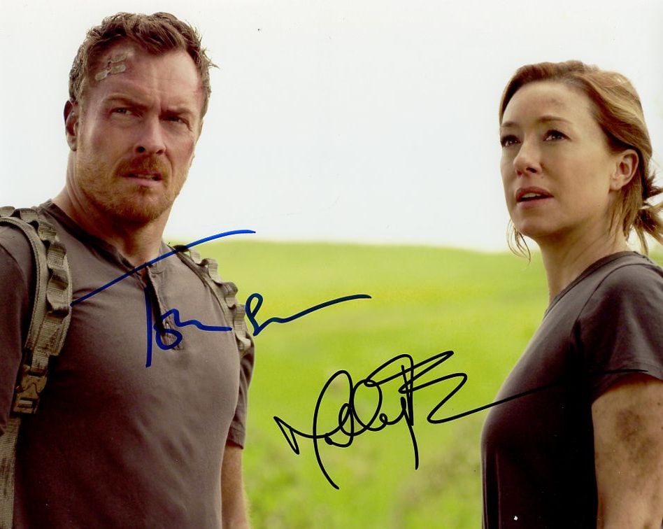 Toby Stephens / Molly Parker LOST IN SPACE In Person Signed Photo (1 of 1)