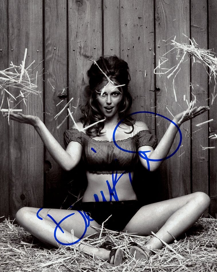 Diora Baird WEDDING CRASHERS / COBRA KAI In Person Signed Photo (1 of 1)