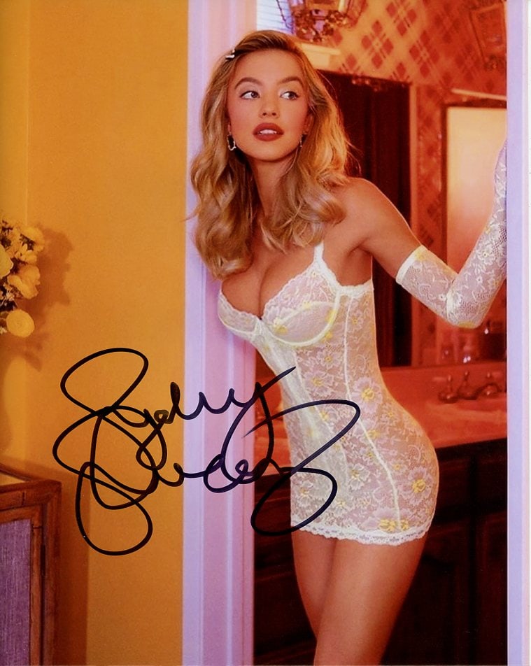 Sydney Sweeny EUPHORIA / WHITE LOTUS In Person Signed Photo (1 of 1)