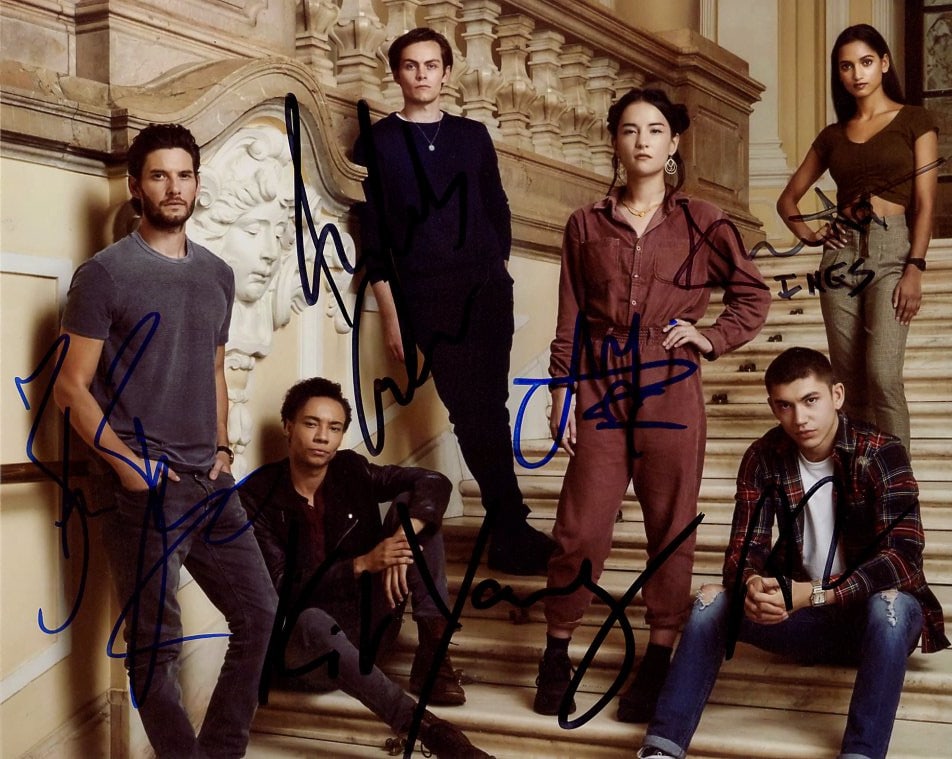 SHADOW AND BONE In Person Cast Signed Photo by 6!!: Photo size is 8x10. Shadow and Bone in person cast signed photo by 6. This is signed by Ben Barnes, Kit Young, Freddy Carter, Jessie Mei Li, Amita Suman, and Archie Renaux.