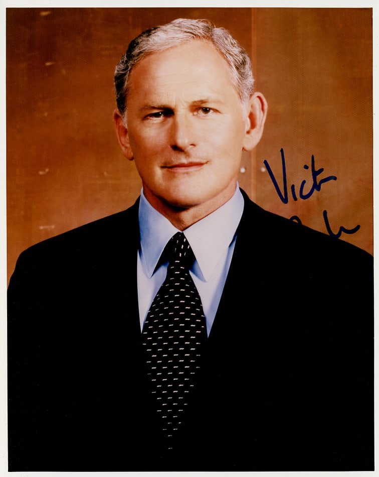 Victor Garber ALIAS In Person Signed Photo (1 of 1)