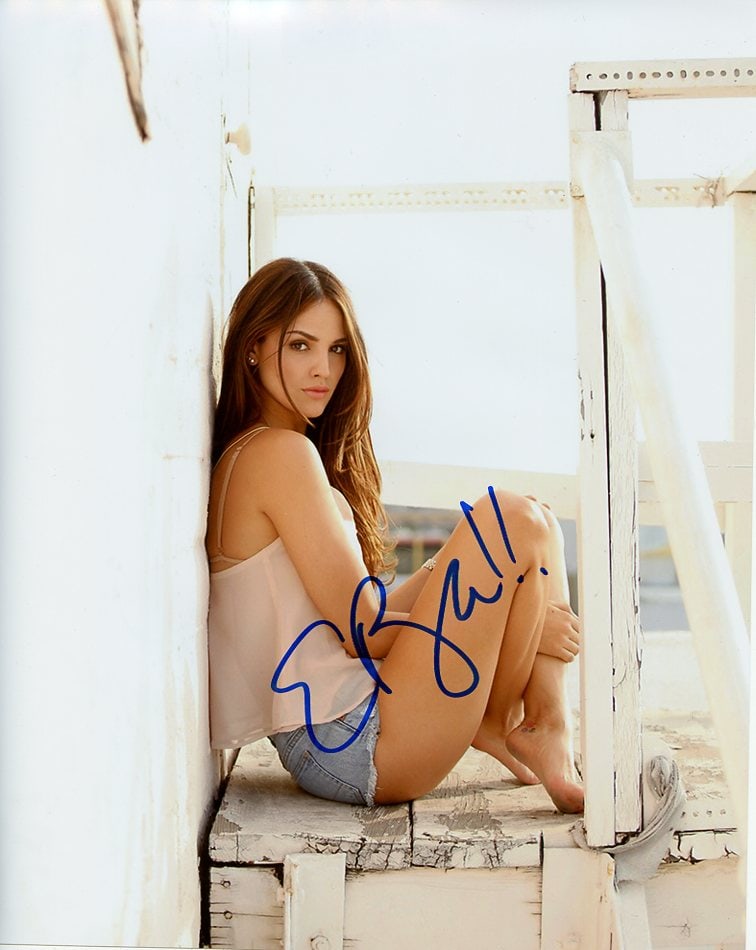 Eiza González BABY DRIVER / FAST AND FURIOUS In Person Signed Photo: Photo size is 8x10. Eiza González in person signed photo. Eiza González has done such movies as BABY DRIVER, FAST AND FURIOUS HOBBS AND SHAW, and FROM DUSK TILL DAWN.