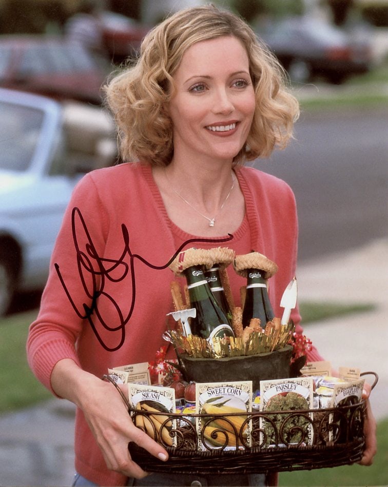 Leslie Mann PERFUME In Person Signed Photo: Photo size is 8x10. Leslie Mann in person signed photo from the movie PERFUME. leslie Mann as the character Camille.
