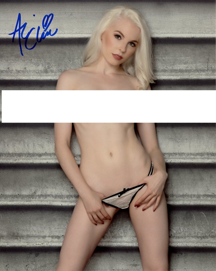 Ali Claire PLAYBOY (private signing) In Person Signed Photo: Photo size is 8x10. PRIVATE SIGNING. Ali Claire in person signed autographed photo. Ali Claire is a Playboy Cyber Girl and Playboy Live Model. This photo was signed at an exclusive signing and photo s
