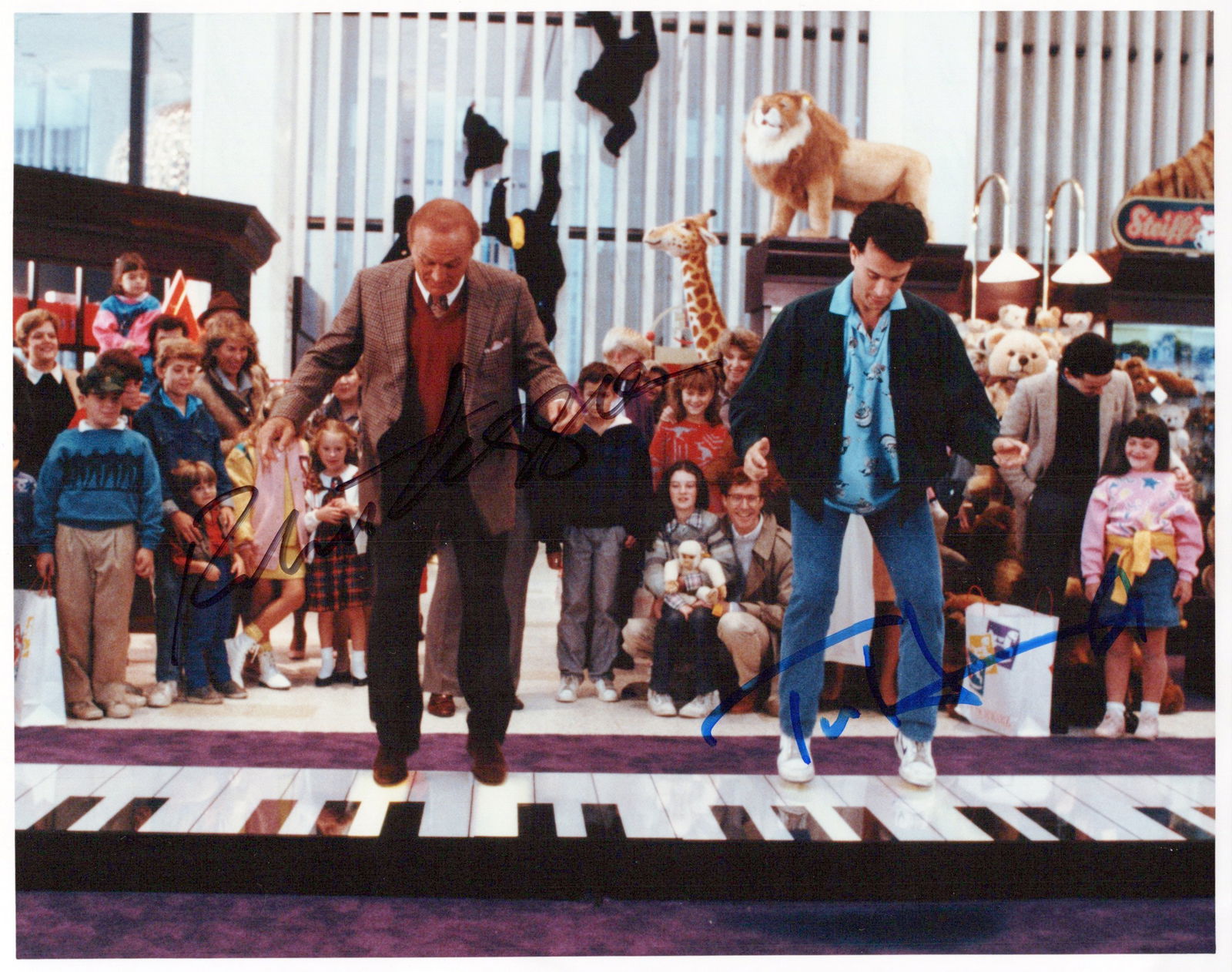 Robert Loggia (1930-2015) / Tom Hanks BIG In Person Signed Photo (1 of 1)