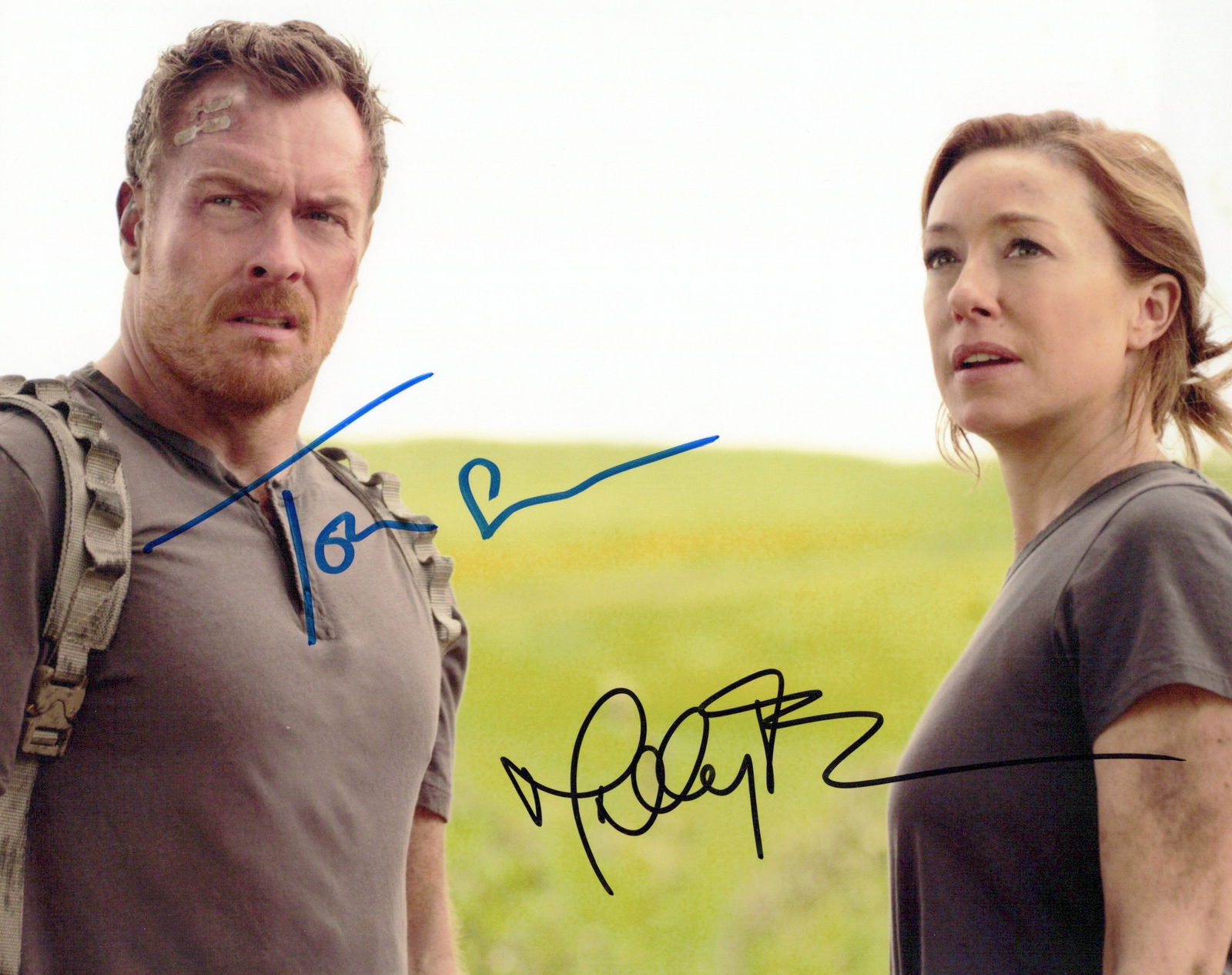 Toby Stevens / Molly Parker LOST IN SPACE In Person Signed Photo (1 of 1)