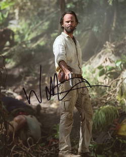 Walton Goggins TOMB RAIDER In Person Signed Photo: Photo size is 8x10. Walton Goggins in person signed autographed photo from the movie TOMB RAIDER. Walton Goggins as the character Mathias Vogel