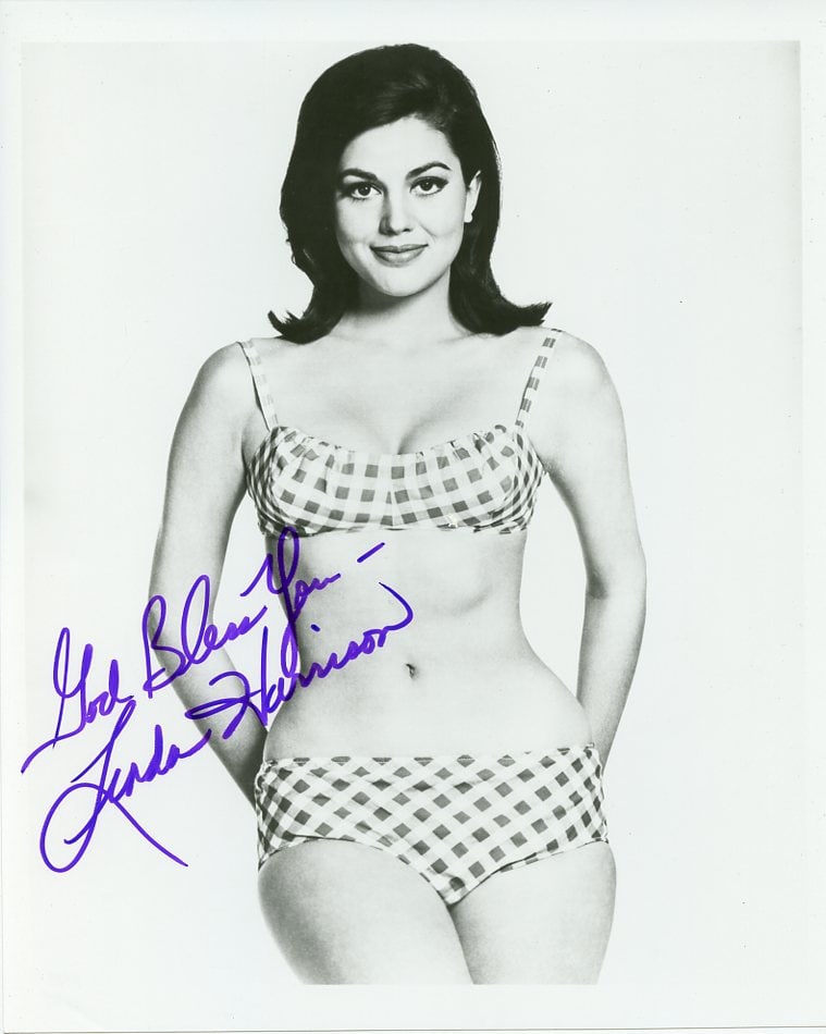 Linda Harrison BEAUTIFUL BIKINI In Person Signed Photo: Photo size is 8x10. (SHE NO LONGER SIGNS) Linda Harrison beautiful signed photo. Linda Harrison sexy signed photo. Linda Harrison is best known for her role as Nova in the PLANET OF THE APES MOVIES.