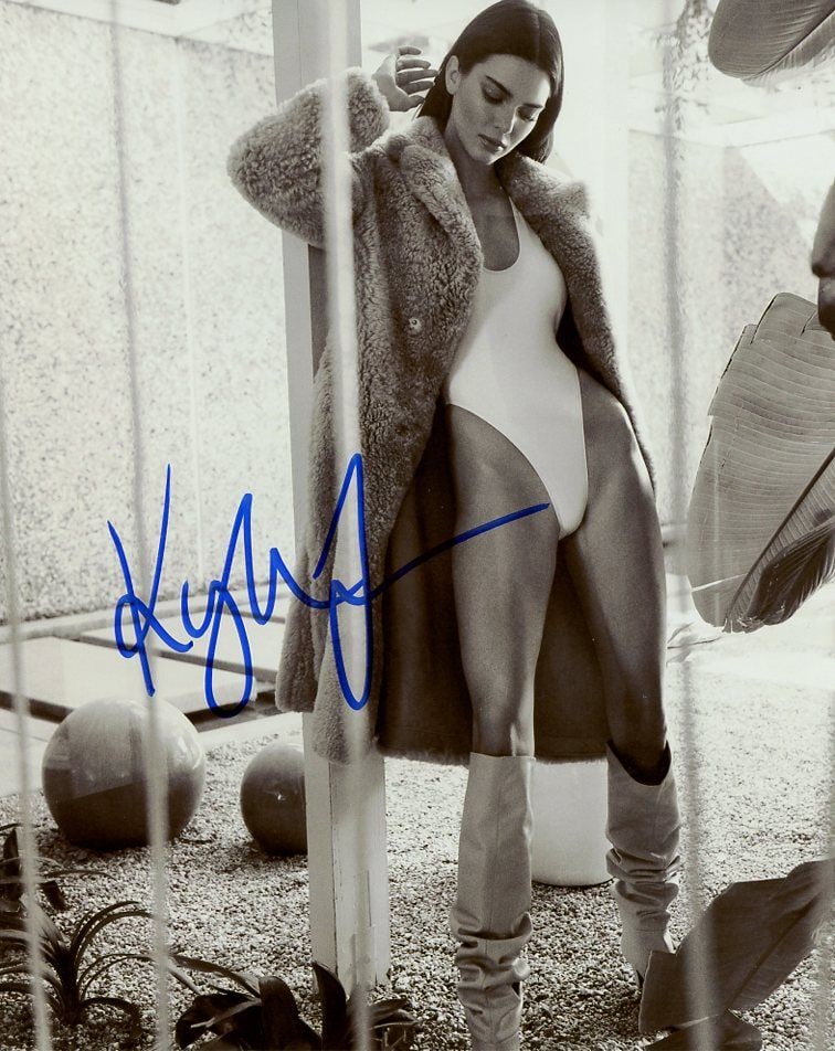 Kendall Jenner STUNNING MODEL In Person Signed Photo (1 of 1)