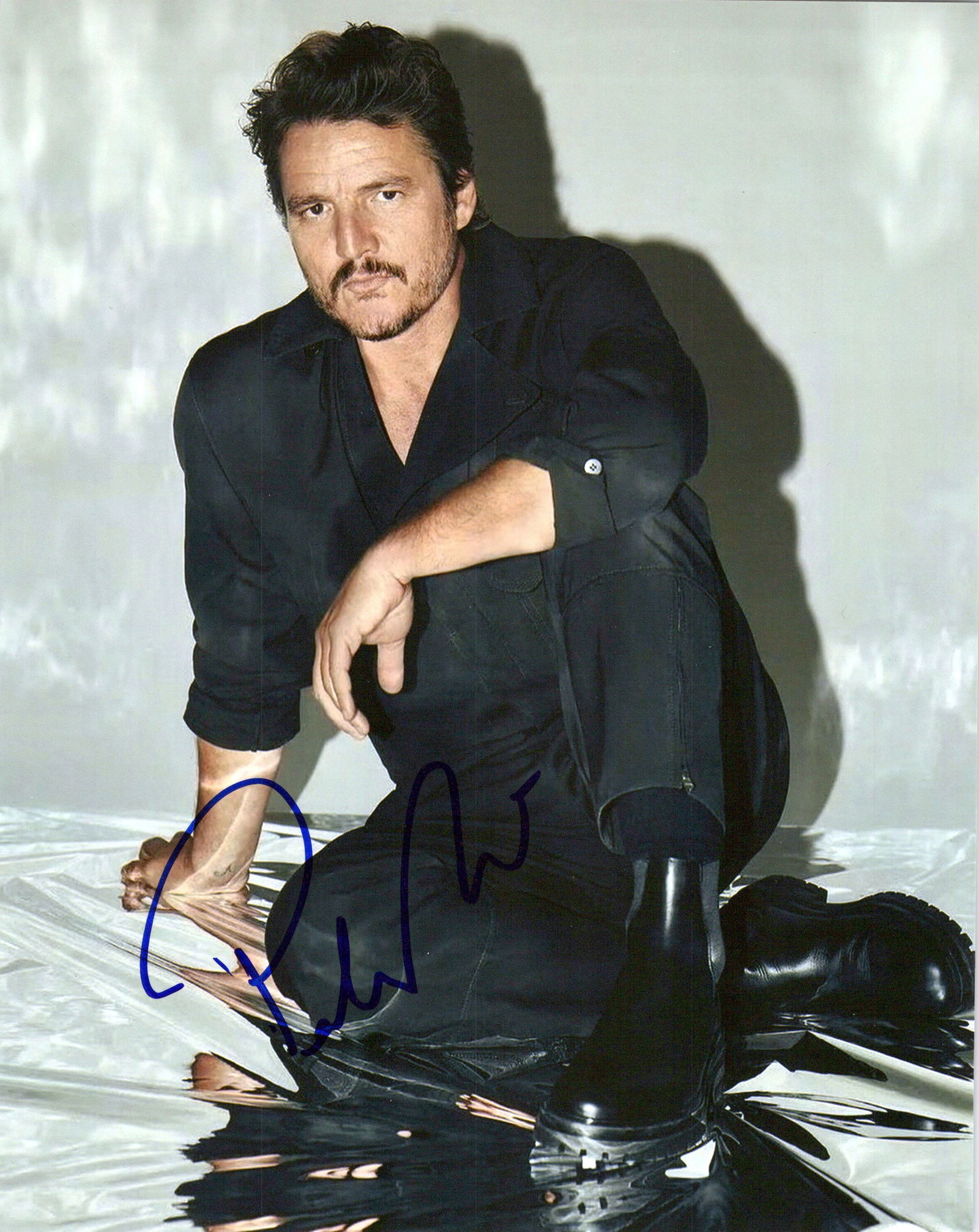 Pedro Pascal MADALORIAN / LAST OF US In Person Signed Photo (1 of 1)