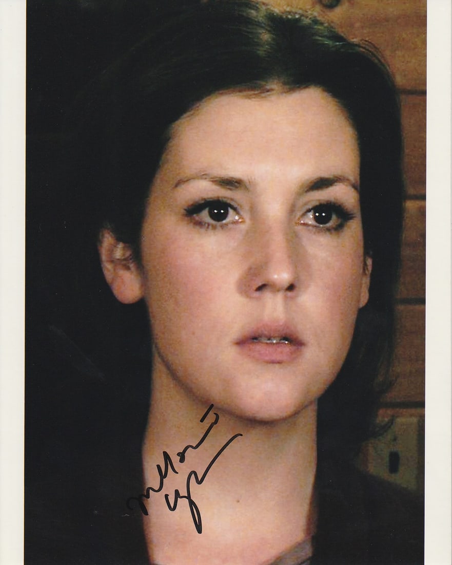Melanie Lynskey YELLOW JACKETS / LAST OF US In Person Signed Photo: Photo size is 8x10. Melanie Lynskey in person signed photo. Melanie Lynskey has done such TV as YELLOWJACKETS, LAST OF US, and TWO AND A HALF MEN.