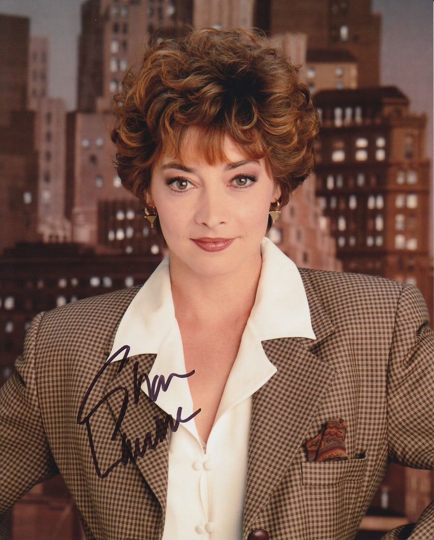 Sharon Lawrence NYPD BLUE In Person Signed Photo (1 of 1)