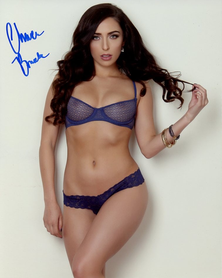 Chelsea Brooke PLAYBOY In Person Signed Photo: Photo size is 8x10. PRIVATE SIGINING. Chelsea Brooke in person signed autographed photo. This was from a private signing done on March 20, 2014.