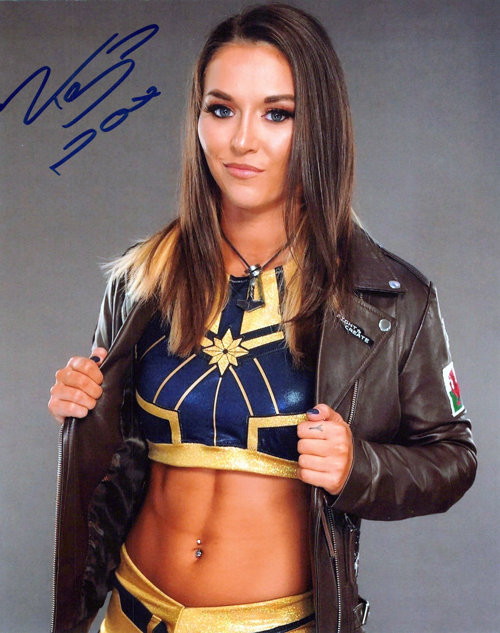 Tegan Nox WWE WRESTLER In Person Signed Photo (1 of 1)