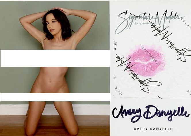 Avery Danyelle KISS CARD In Person Signed Photo: Photo size is 5x7. PRIVATE SIGNING. Avery Danyelle gorgeous model in person Signeded sexy nude portrait. She has also added a lip print. This was Signeded at an exclusive Signeding and photo shoot don