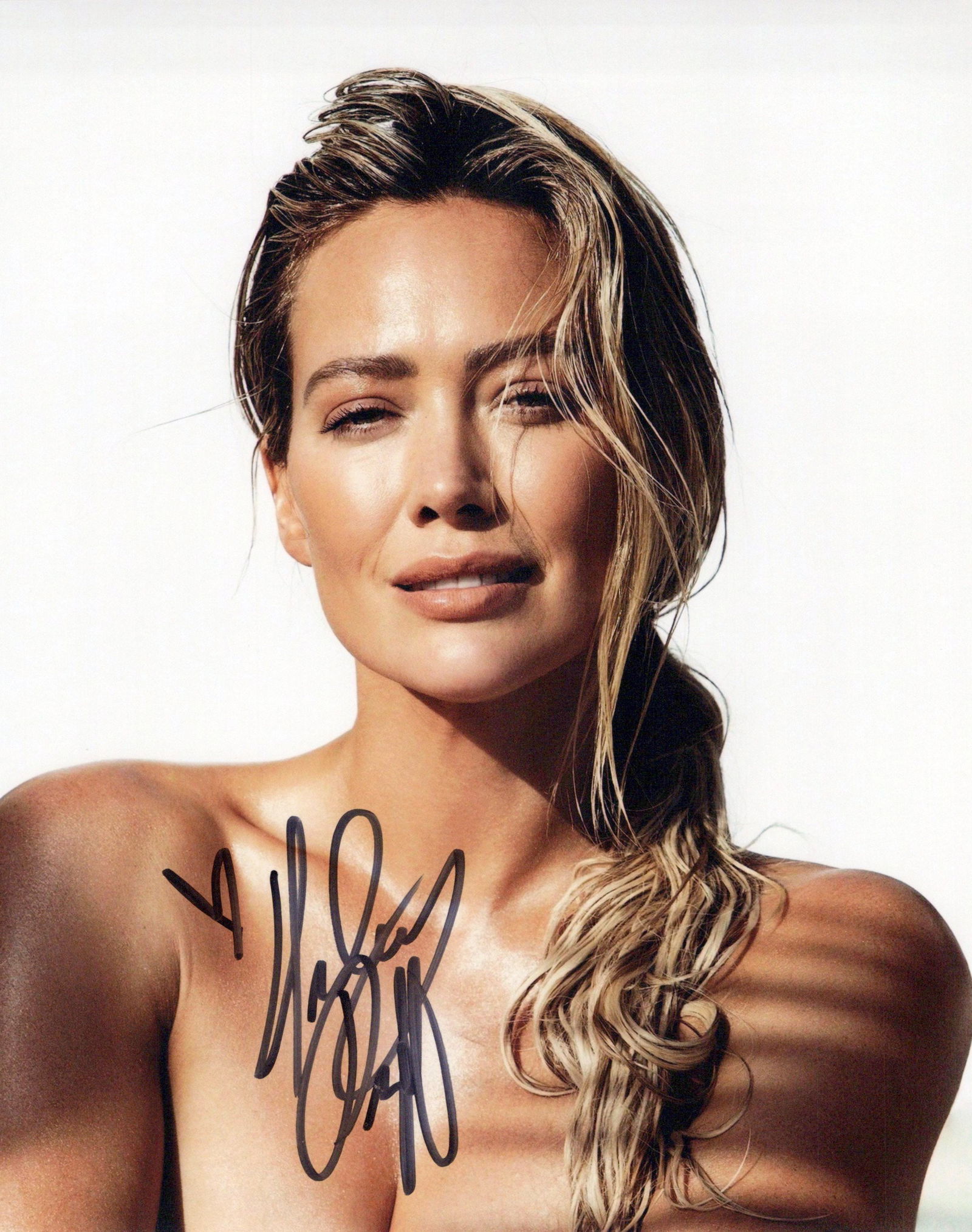 Hilary Duff LIZZIE MAGUIRE / CINDERELLA STORY In Person Signed Photo: Photo size is 8x10. Hilary Duff topless in person signed photo. Hilary Duff has done such TV and movies as LIZZIE MCGUIRE, CINDERELLA STORY, and HOW I MET YOUR FATHER.