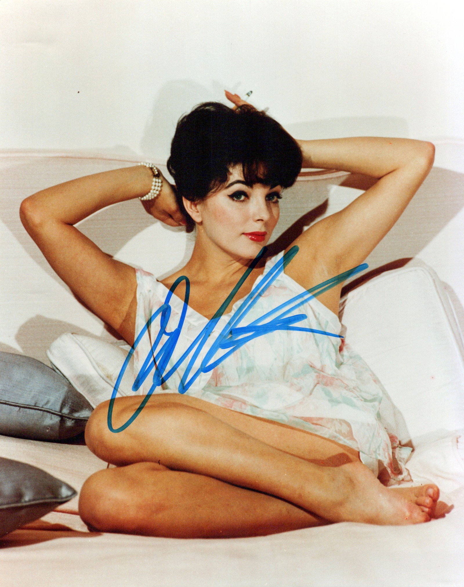 Joan Collins DYNASTY / EMPIRE OF THE ANTS Signed Photo (1 of 1)