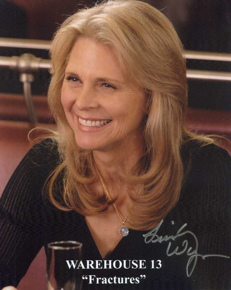 Lindsay Wagner WAREHOUSE 13  In Person Signed Photo (1 of 1)