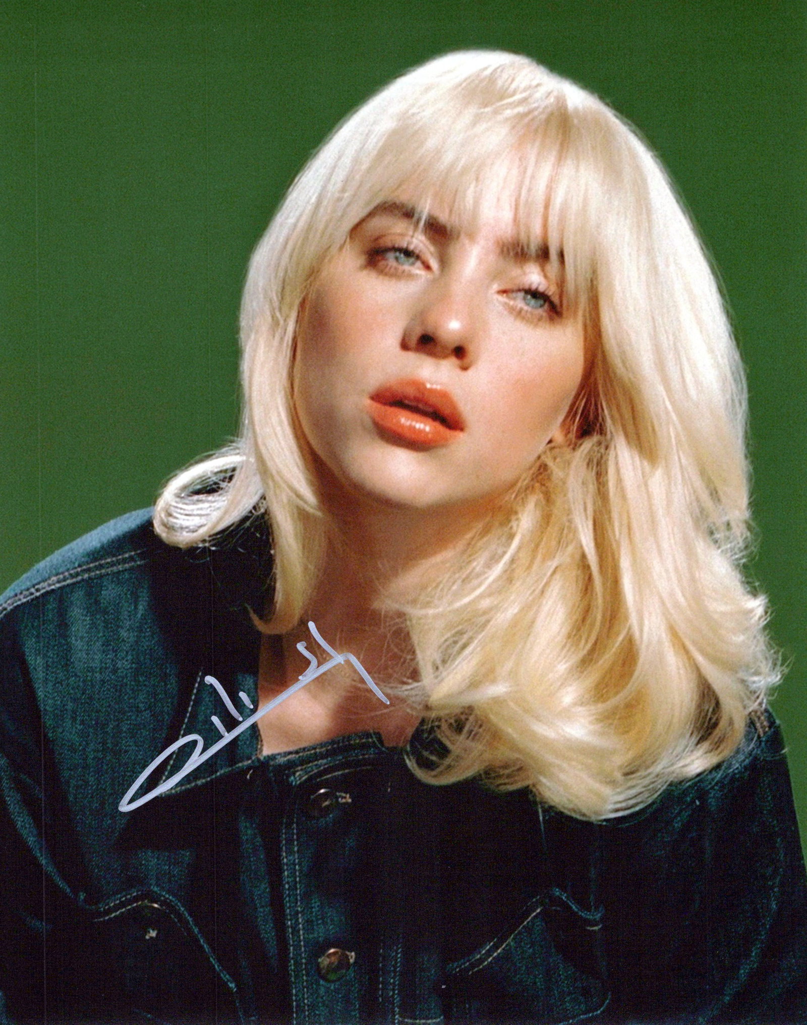 Billie Eilish SINGER / MUSICIAN In Person Signed Photo (1 of 1)