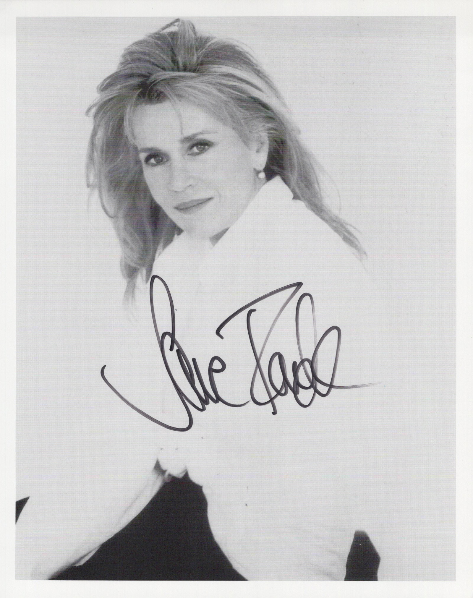 Jane Fonda BEAUTIFUL In Person Signed Photo: Photo size is 8x10. Jane Fonda in person signed photo. Jane Fonda has been in such movies as BARBARELLA, MONSTER IN LAW, and GRACE AND FRANKIE