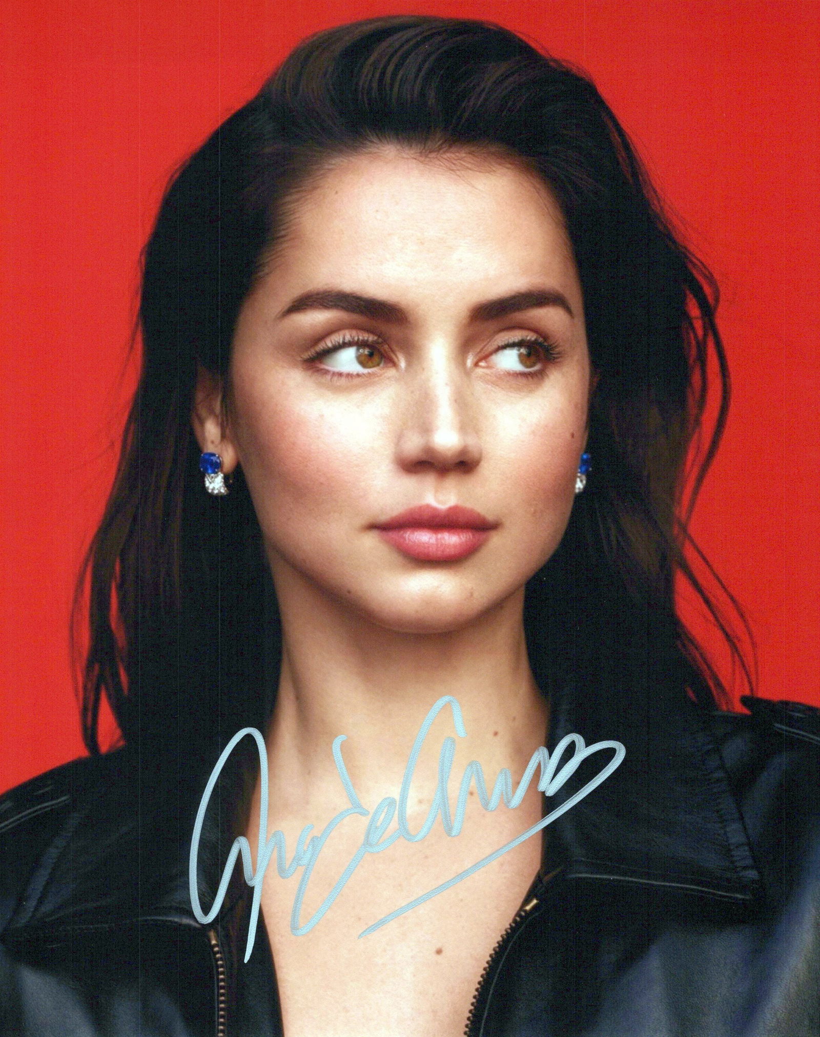 Ana de Armas BEAUTIFUL In Person Signed Photo: Photo size is 8x10. Ana de Armas beautiful in person signed photo. Ana de Armas has done such movies as KNIVES OUT, the James Bond film NO TIME TO DIE, and NORMA JEANE.