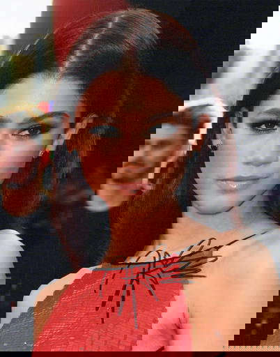 Zendaya Spiderman Beautiful In Person Signed Photo