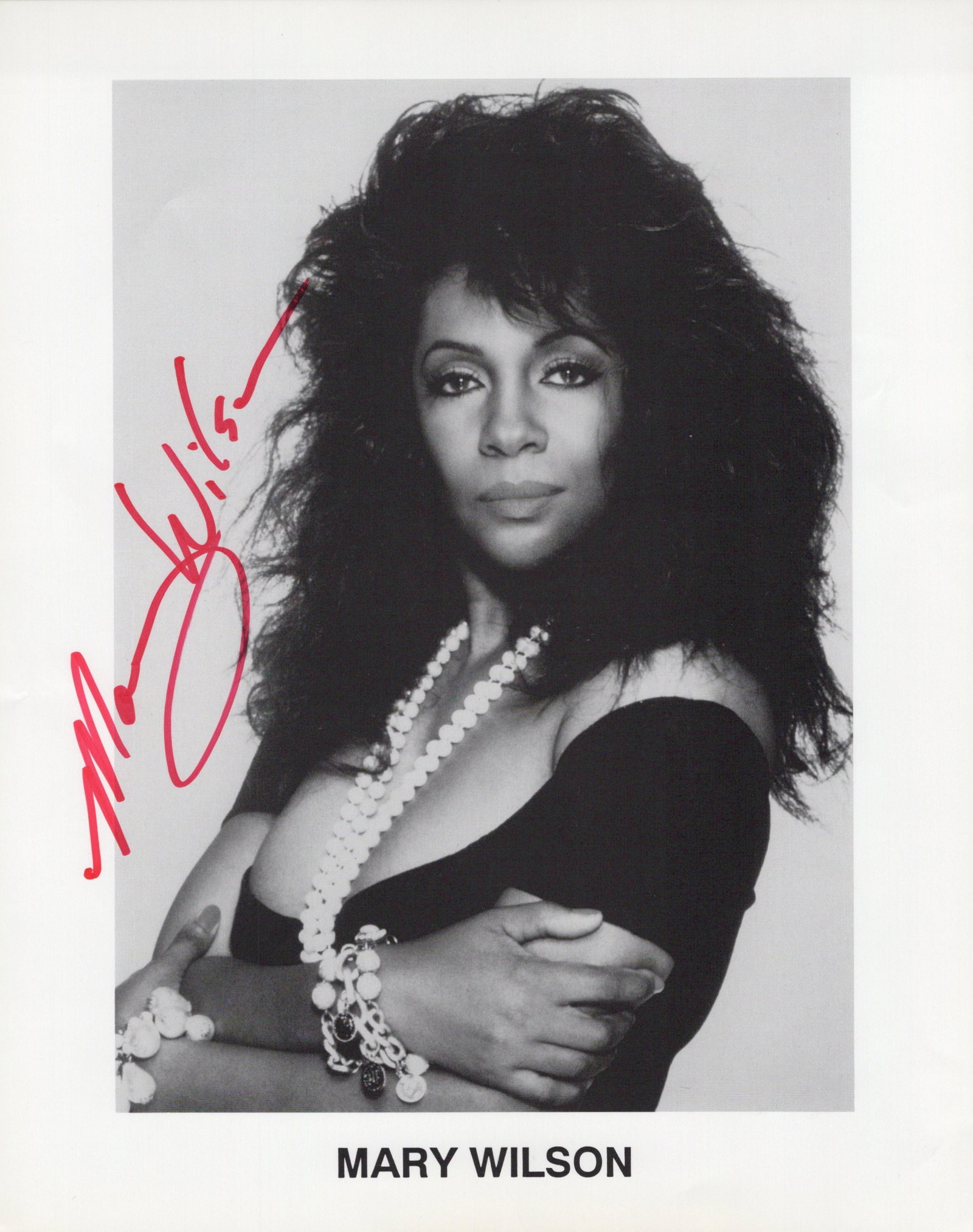 Mary Wilson (1944-2021) THE SUPREMES In Person Signed Photo (1 of 1)