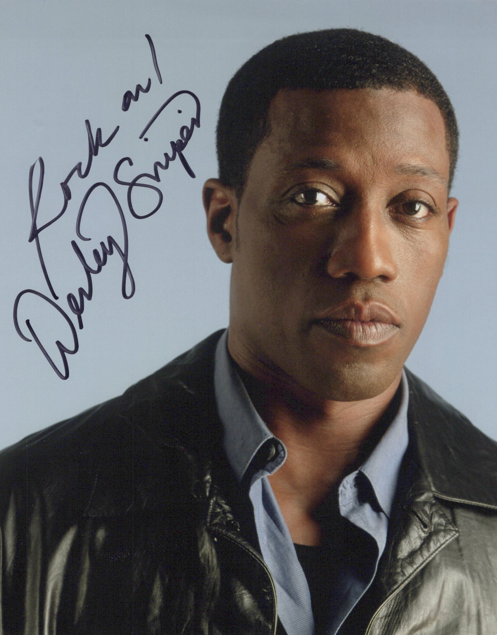 Wesley Snipes BLADE / DEMOLITION MAN Signed Photo (1 of 1)