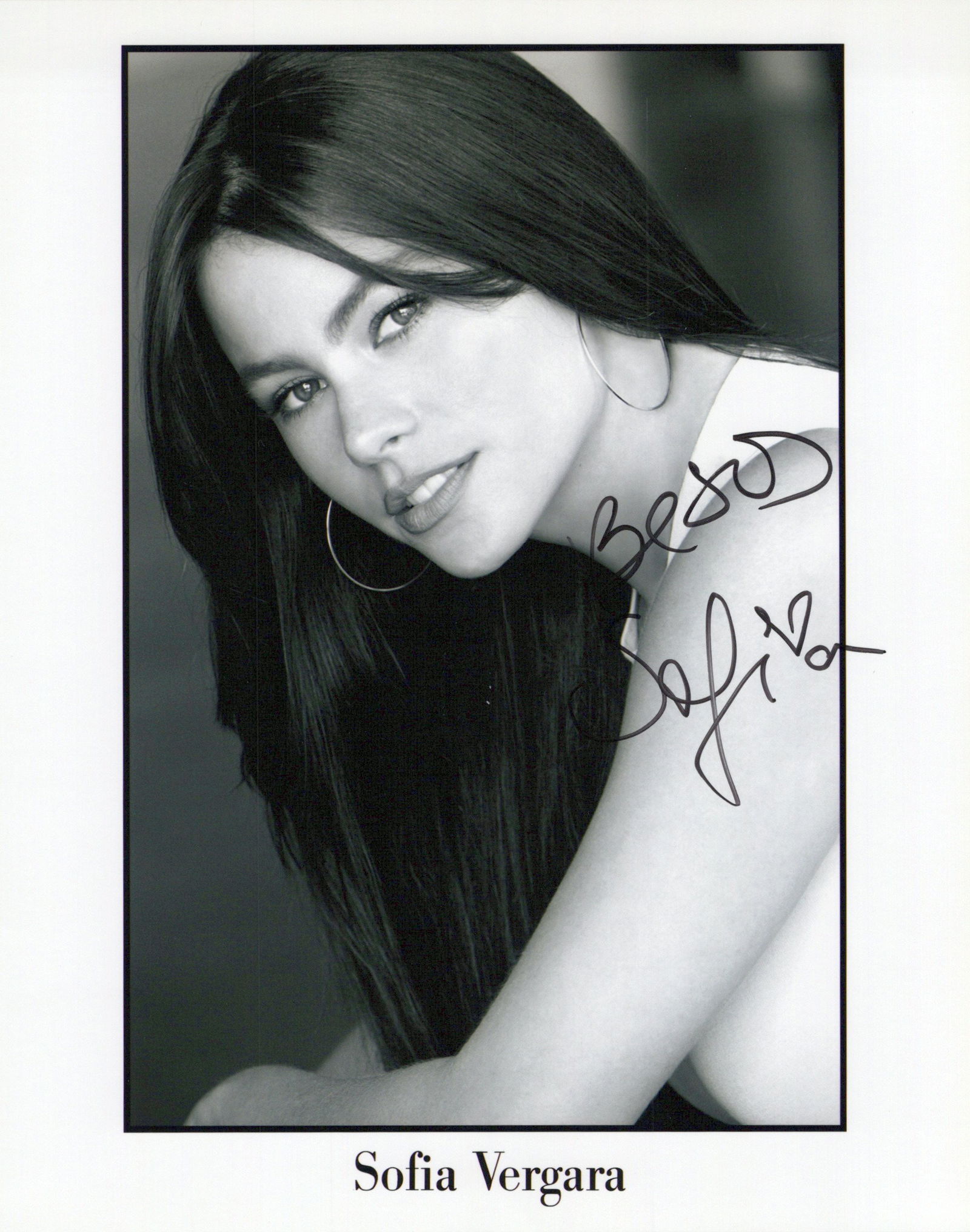 Sofia Vergara BEAUTIFUL In Person Signed Photo (1 of 1)