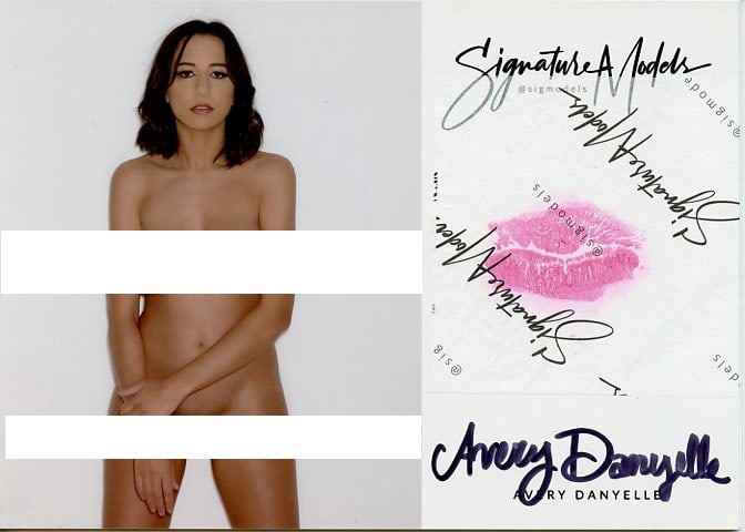 Avery Danyelle LIP PRINT KISS CARD In Person Signed Photo: PRIVATE SIGNING. Avery Danyelle in person signed photo and kiss card. Signature Model. 5x7 Color In Person signed very sexy portrait. She added a lip print. This item was signed at an EXCLUSIVE signin