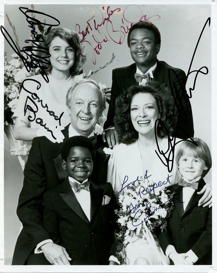 DIFFERENT STROKES  Cast Signed Photo (1 of 1)