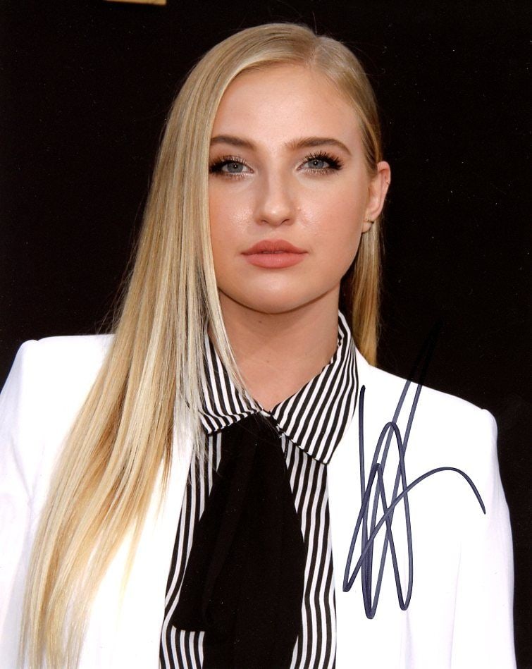 Veronica Dunne KC UNDERCOVER In Person Signed Photo (1 of 1)