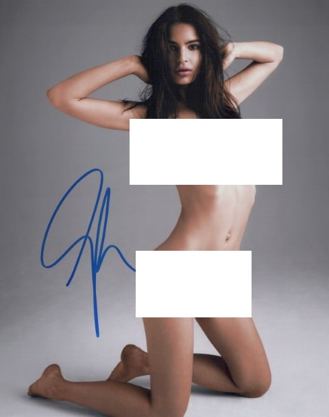 Emily Ratajkowski SPORTS ILLUSTRATED In Person Signed Photo (1 of 1)