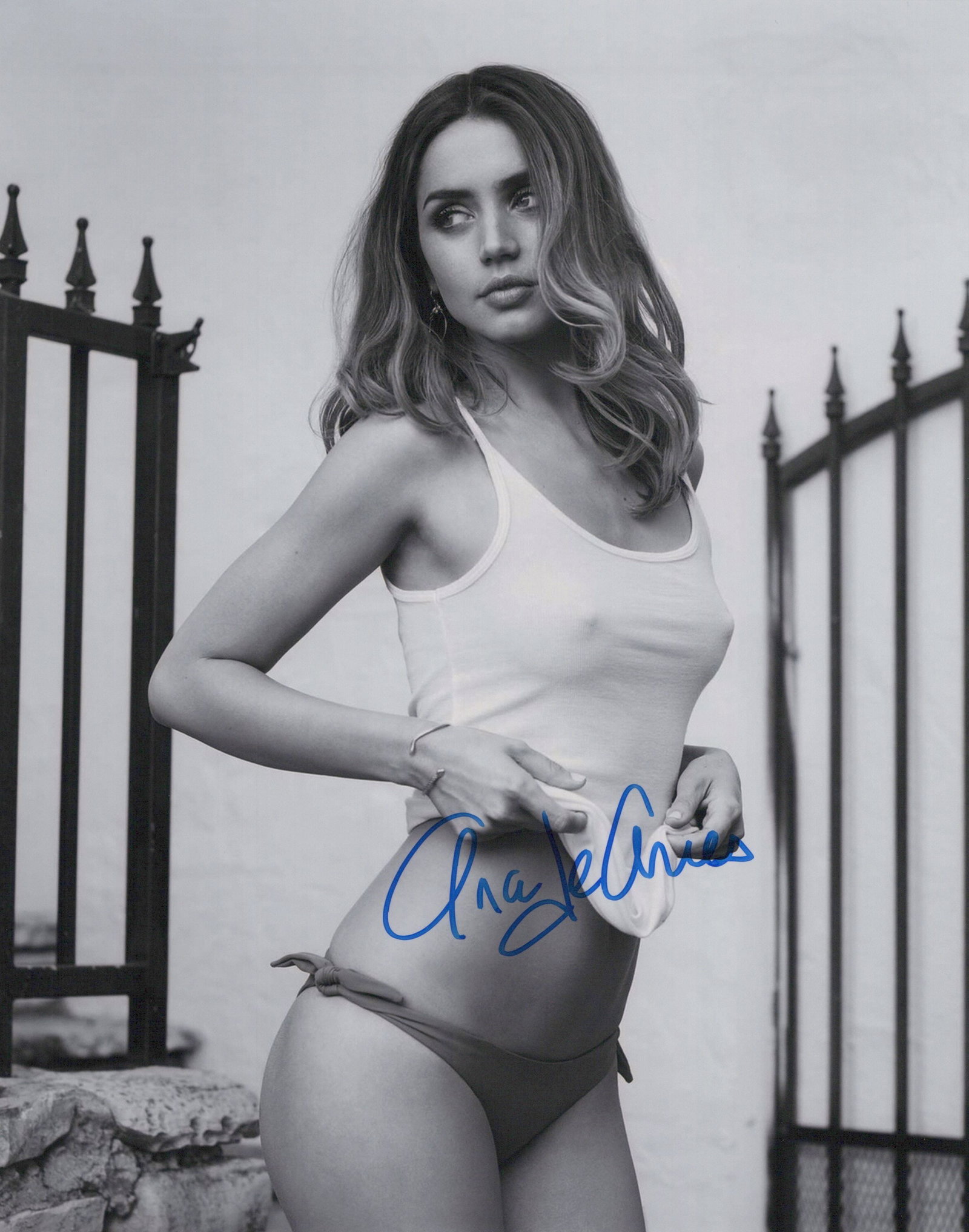 Ana de Armas BEAUTIFUL In Person Signed Photo (1 of 1)