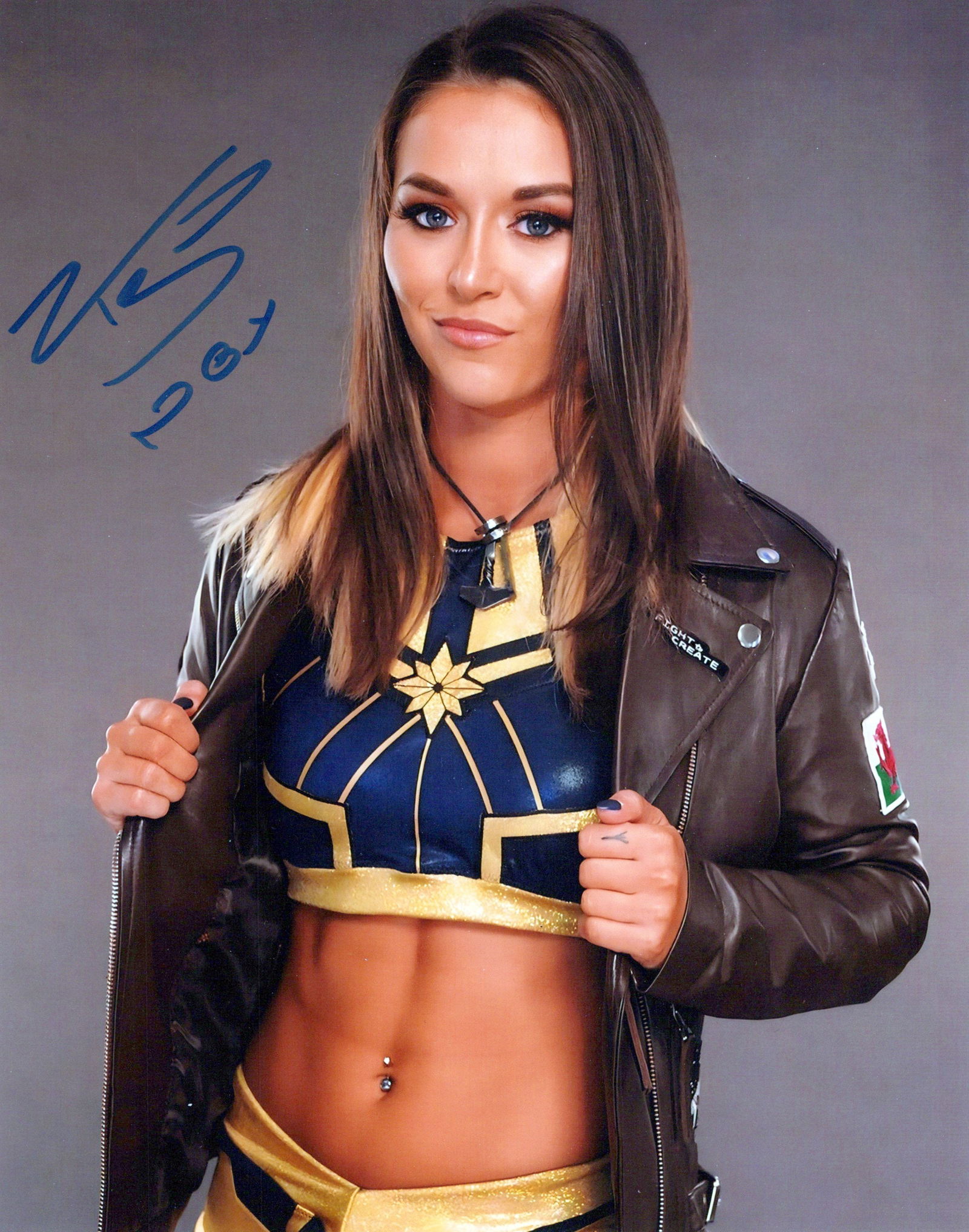Tegan Nox WWE WRESTLER In Person Signed Photo (1 of 1)
