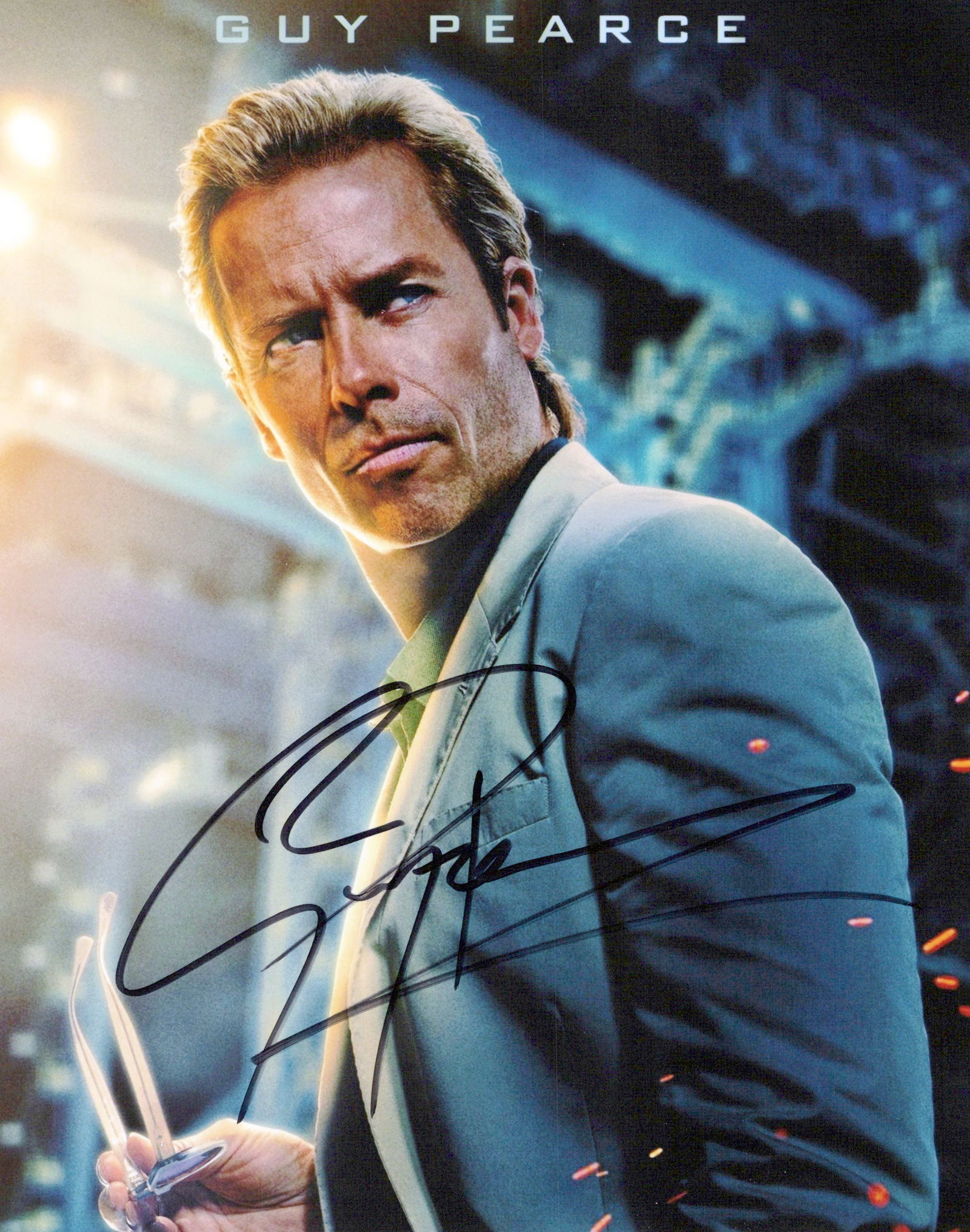 Guy Pearce IRON MAN 3 In Person Signed Photo (1 of 1)