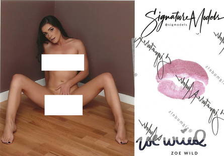 Zoe Wild HUSTLER LIP PRINT KISS CARD In Person Signed Photo: Photo size is 5x7. PRIVATE SIGNING. Zoe Wild HUSTLER in person signed sexy nude portrait. She has also added a lip print. This was signed at an exclusive signing and photo shoot done on November 22, 2