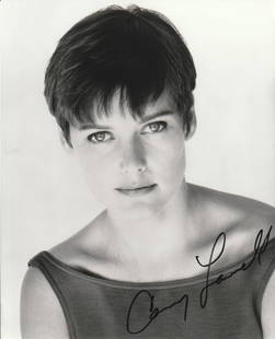 Carey Lowell LICENSE YO KILL / LAW AND ORDER In Person Signed Photo: Photo size is 8x10. Carey Lowell in person signed photo. Carey Lowell has done such TV and movies as James Bond's LICENSE TO KILL, LAW & ORDER, and SLEEPLESS IN SEATTLE