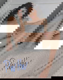Paige Hoffman PENTHOUSE / PLAYBOY In Person Signed Photo: Photo size is 8x10. PRIVATE SIGNING. Paige Hoffman in person signed photo. Paige Hoffman is a Penthouse / Playboy model. This item was signed at an exclusive signing in photo shoot on December 7, 2023