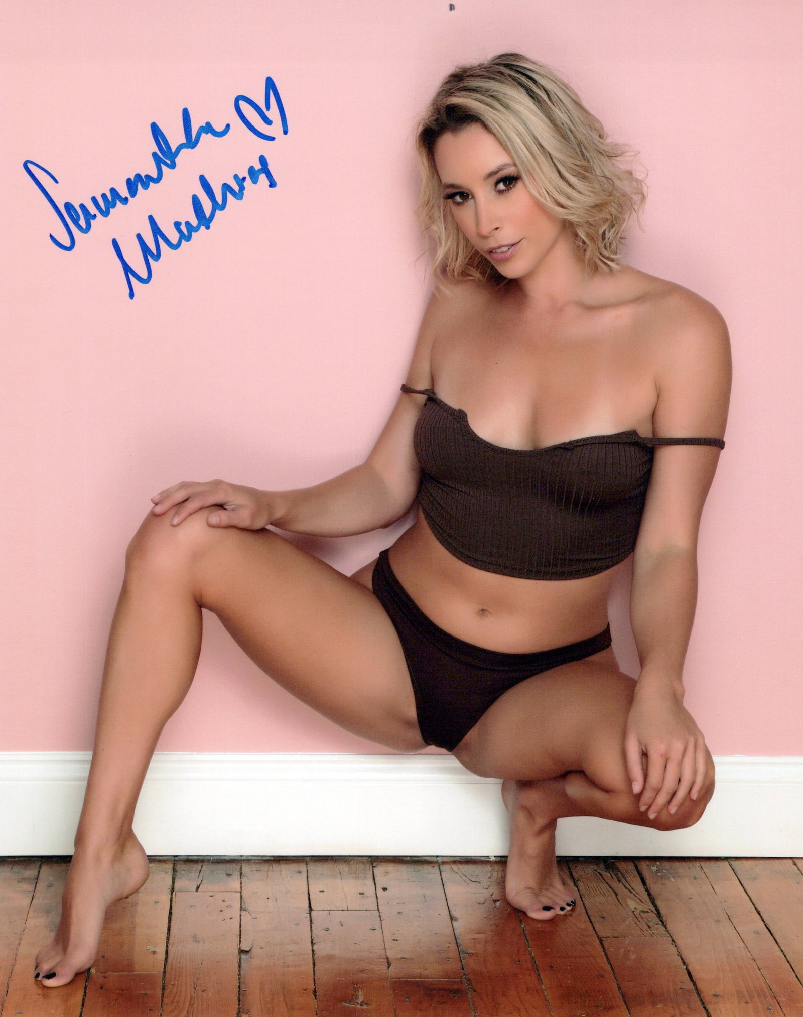 Samantha Mathias GLAMOUR MODEL In Person Signed Photo: Photo size is 8x10. PRIVATE SIGNING. Samantha Mathias sexy in person signed photo. This was signed at an exclusive photo shoot and signing done on December 29, 2022