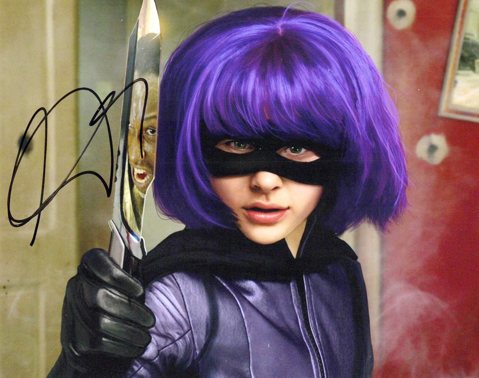 Chloe Grace Moretz KICK ASS 2 In Person Signed Photo: Photo size is 8x10. Chloe Grace Moretz in person signed autographed photo from the movie KICK ASS 2. Chloe Grace Moretz as the character Mindy McCready / Hit Girl.